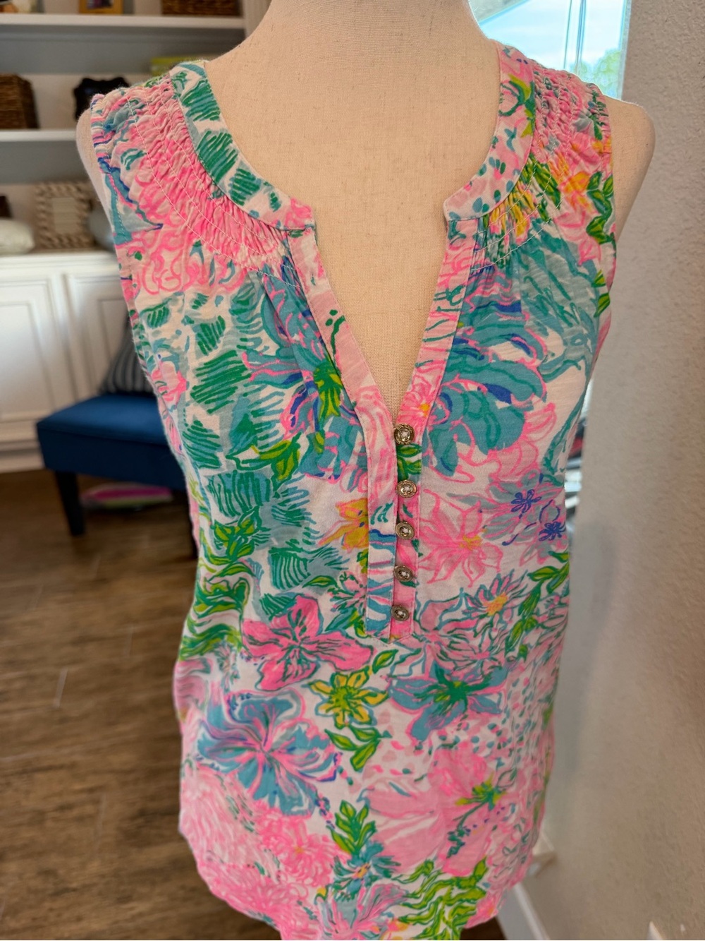 Lilly Pulitzer Essie Tank Top Floral Sleeveless Smocked V-Neck Blouse Pink Blue